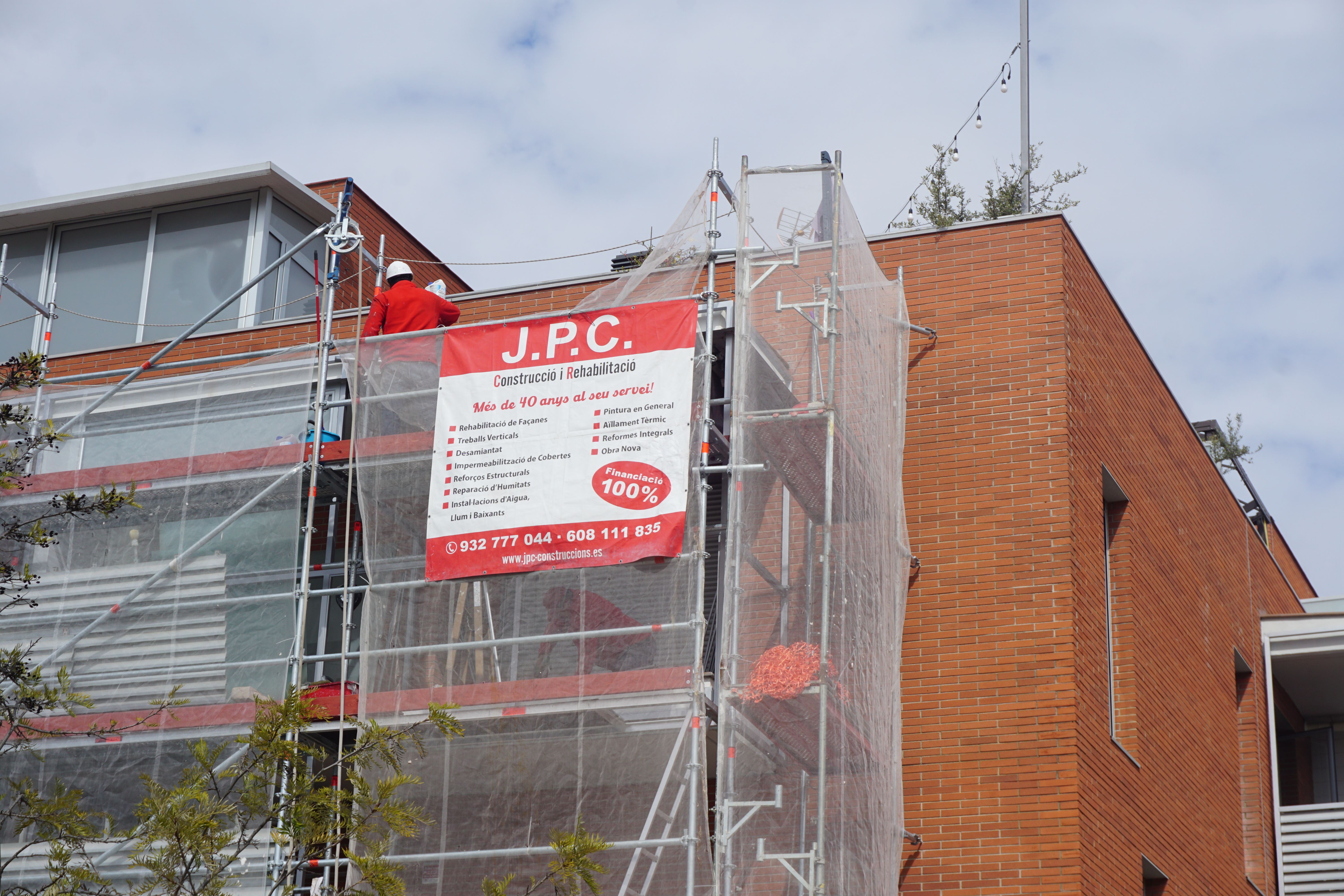 Detall dels treballs de façana